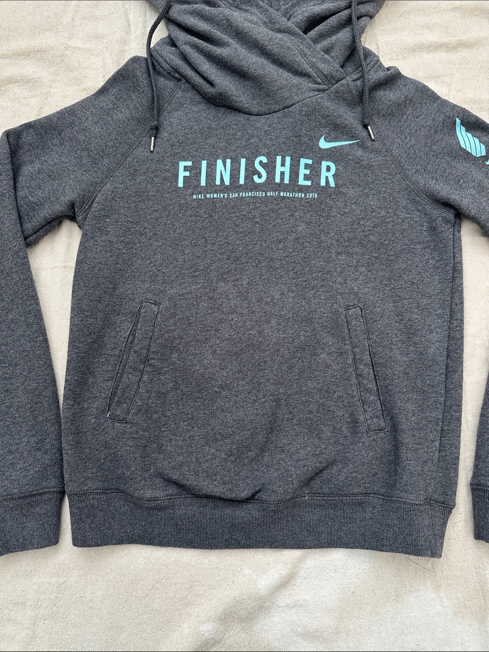 Nike Women's San Francisco Half Marathon 2015 Finisher Hoodie Grey Size S - Picture 7 of 8